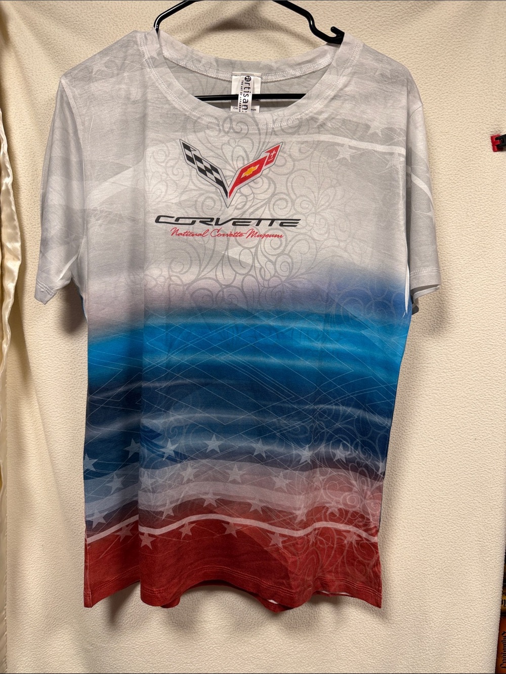 Artisan Corvette Gradient Tee in Red, Blue, White